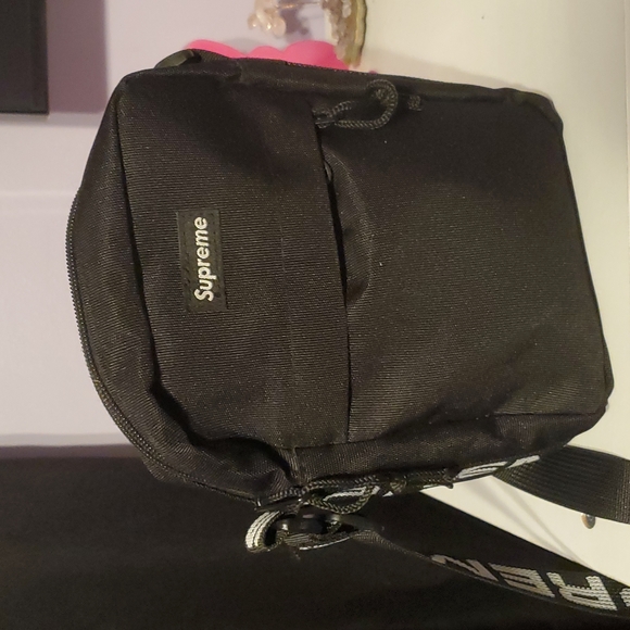 Supreme Crossbody - Picture 2 of 6